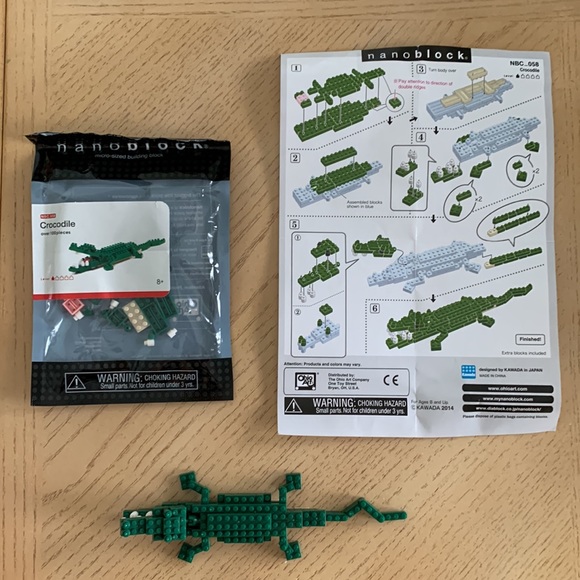 nanoblock Assortment (Tower of Pisa, Giraffe, Crocodile, Display Case) - Picture 12 of 15